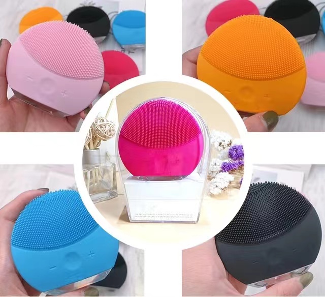 Facial Cleansing Device Silicone, USB Rechargeable, Waterproof, Electric Massager for All Skin Types