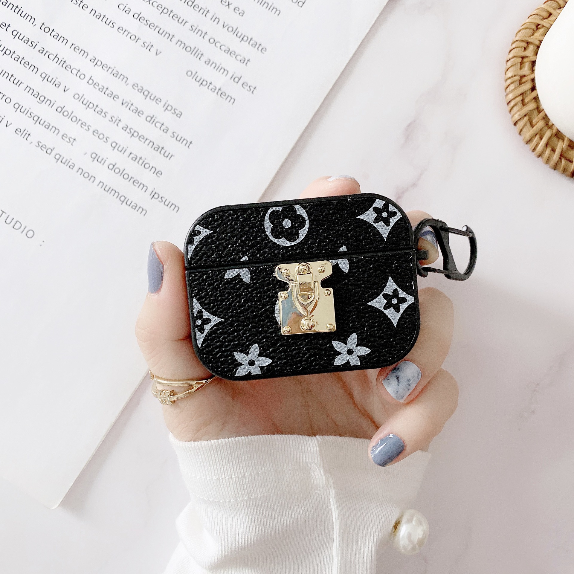 Suitable for AirPods 2 Protection Cover Apple Bluetooth Headphone Creative Case for Air Pods Pro Popular  Wireless S
