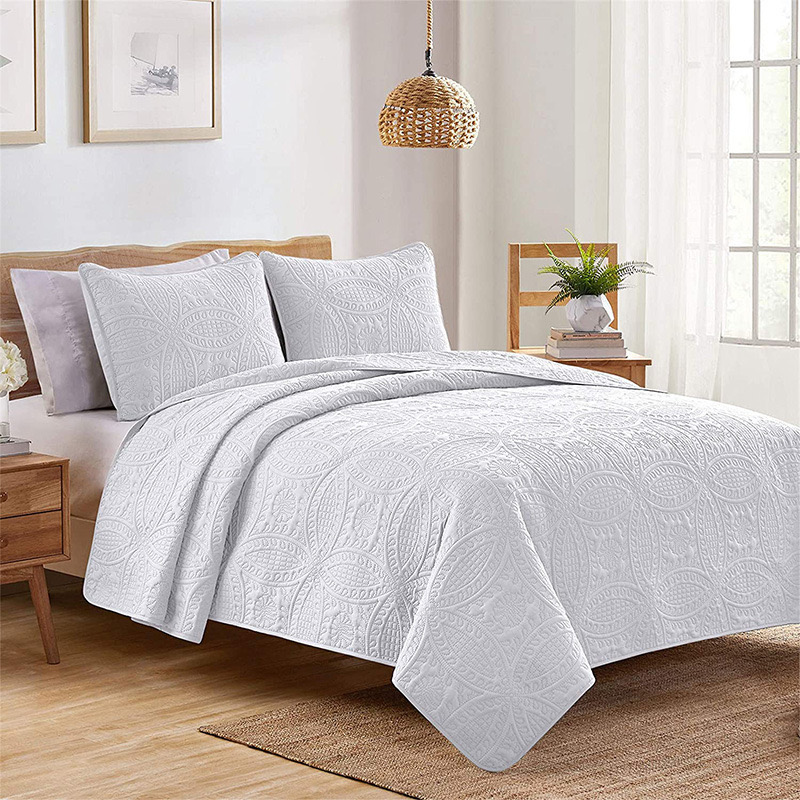 White Modern Style Queen Lightweight Microfiber Coverlet 3 Piece Set  Home Quilt Set