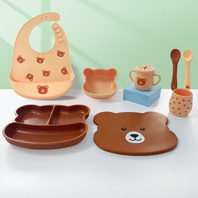 Baby Feeding Set Soft Spoon Collapsible Bib Food Grade Safe Non-slip Silicone Baby Feeding Tableware Set For Children