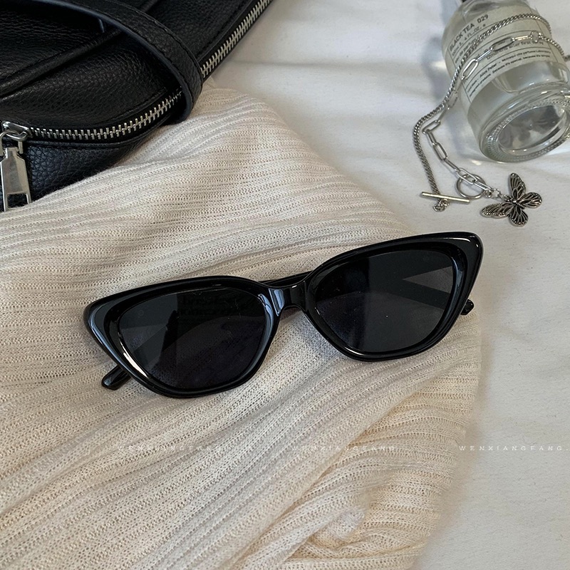 Jennie with the same sweet cool sunglasses high-grade Instagram hip hop cat eyes fashion drag sister sunglasses