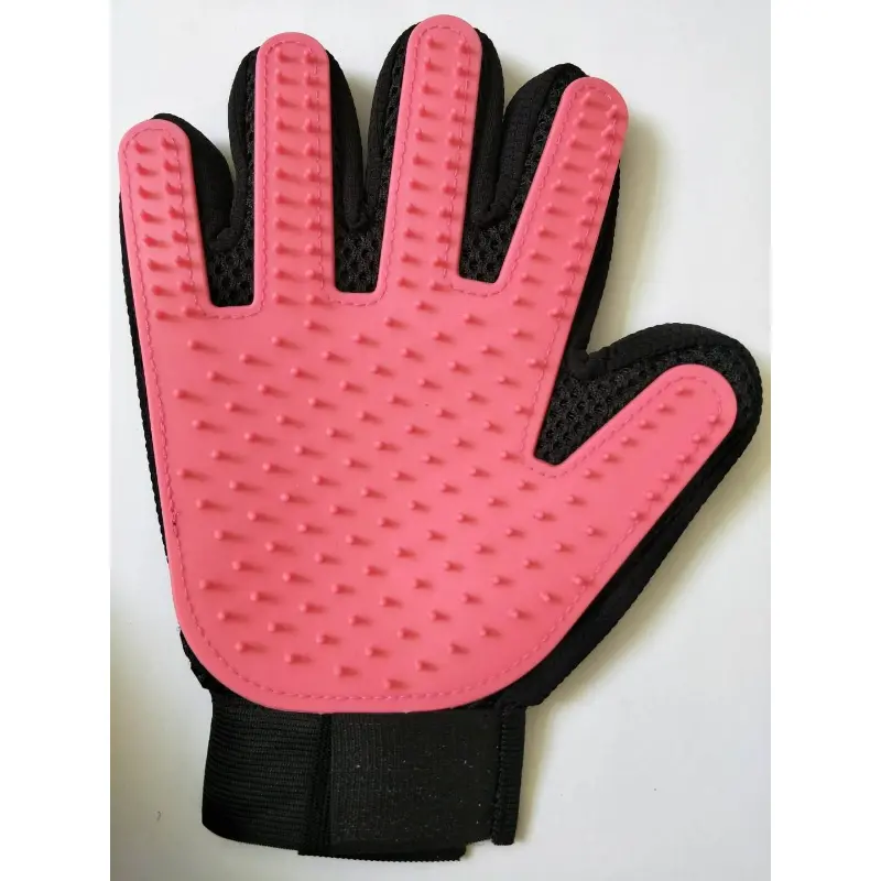 Pamper Your Pet with the Pet Grooming Glove - Perfect for Shedding Cats & Dogs