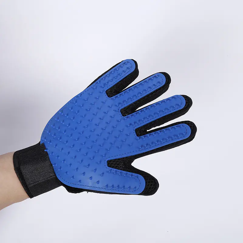 Pamper Your Pet with the Pet Grooming Glove - Perfect for Shedding Cats & Dogs