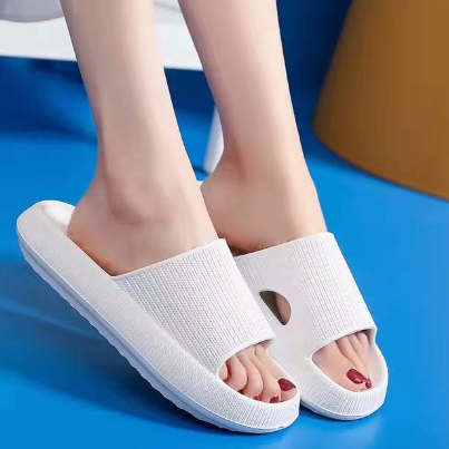Women's Plush Platform Slippers with Anti Slip Soft Sole, Thickened Bottom, and Durable Comfort for Bathroom Use ﻿