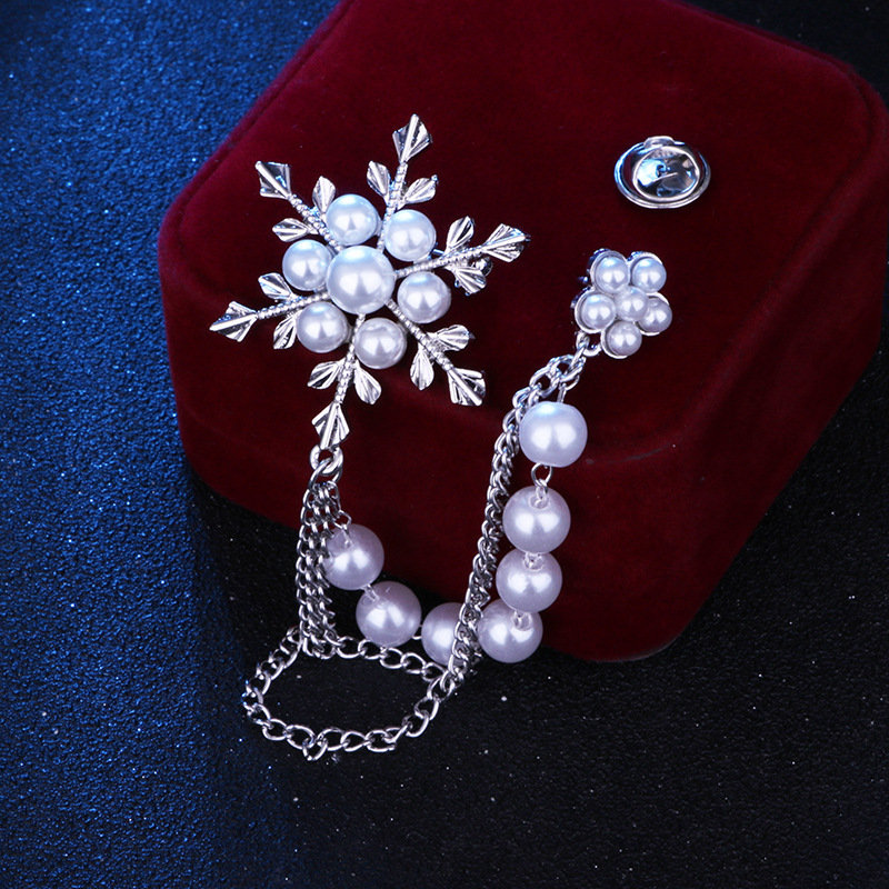 New diamond pearl snowflake tassel brooch women's chain snowflake brooch