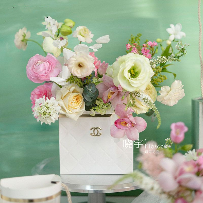 2pcs New folding environmental protection flower carrier bag gold chain flower bouquet packaging bag rose Gift Box