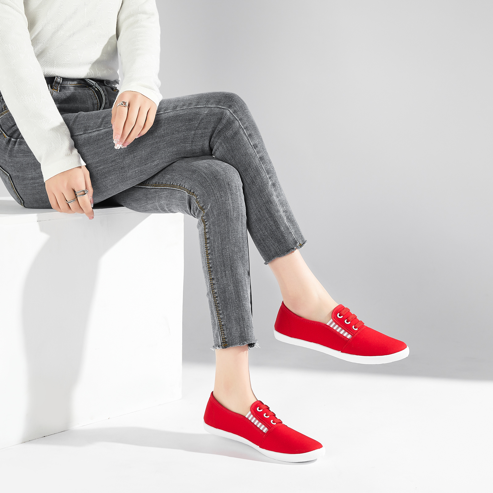 Ladies Classic Slip-On Canvas Flats Casual Low Top Women's Shoes