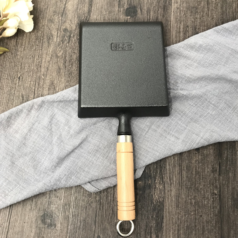 Cast Iron Square Japanese Style Egg Roll Frying Pan Uncoated Non-stick Omelette Pan Saucepan With Wooden Handle