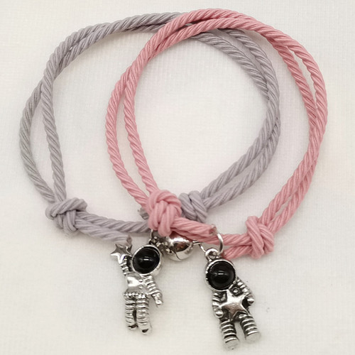 2pcs Couple Magnet Attract Each Other Creative Personality Couple Bracelet Men and Women Charm Girl Bracelet Jewelry Lov