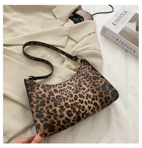 Trendy Glitter Leopard Print Crossbody Bag for Women Rhinestone Crystal Diamond Evening Clutch with PU Leather