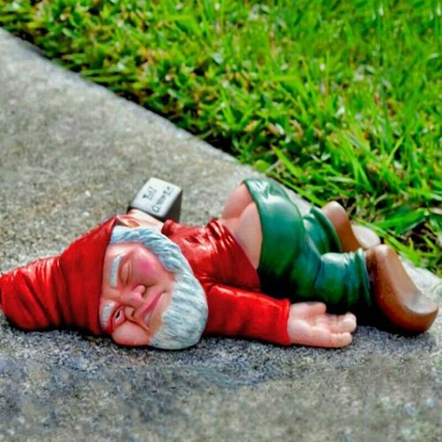 Creative Drunk Gnome Patio Ornament Garden Funny Rude Drunken Disorderly Statue Figurine Garden Accessories Decoration