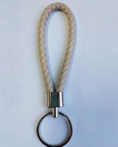 Luxury Colorful Leather Key Chains PU Leather Keychain Pop Metal Car Keyring Weave Braided Key chain