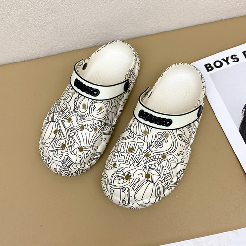 Trendy fashion couple new arrivals Clogs ladies outdoor beach garden shoes flat slippers for women new designs