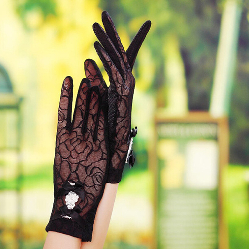 GOLOVEJOY 192805 Wedding Short Satin Gloves Photo Studio Of The New Fresh Bride White Wedding Gloves