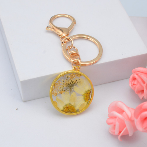Daisy flower keychain Crystal drop glue round hanging fashion simple women's bag car small gift accessories