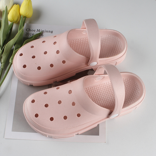 Summer High Quality new women's hole slippers fashion breathable flat hole shoes leisure outdoor beach slippers