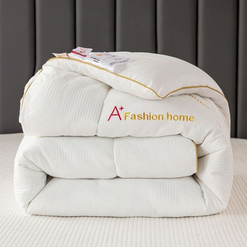 New Waffle Embroidered Quilt Soybean Protein Fiber Polyester Blend Quilt Warm Quilt in Winter