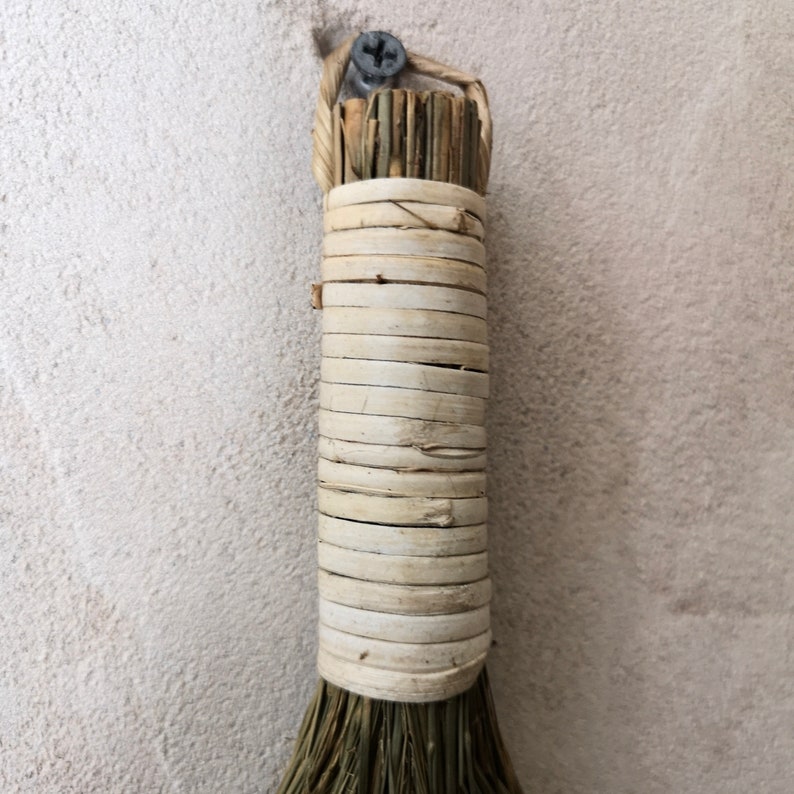 New Handmade Mini Seagrass Straw Broom Cleaning Brush Mop for Decoration Household and Corner Cleaning Sweeping Tool