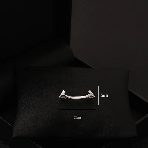 Smiley Face Brooch for Shirt Collars Anti Slip Collar Accessory & Button Down Shirt Brooch
