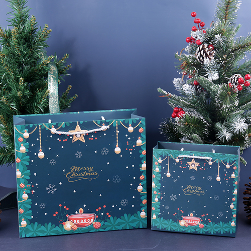   Christmas exquisite cartoon gift wrapping paper bag shopping bag