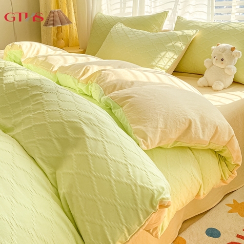 Cottage Bed Set (Quilt Cover, Fitted Sheet, 2 Pillowcase)