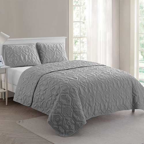 White Modern Style Queen Lightweight Microfiber Coverlet 3 Piece Set  Home Quilt Set