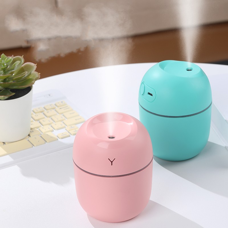 Compact & Cute 220ML Personal USB Humidifier Portable Mini Car Air Humidifier for Cool Mist