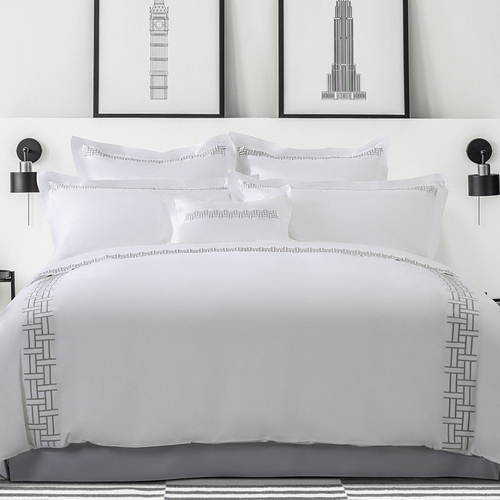 Professional 5 Star Hotel Bed Linen 4 Piece Comforter Sheet 100% Cotton Hotel White Embroidered Bedding Set Luxury