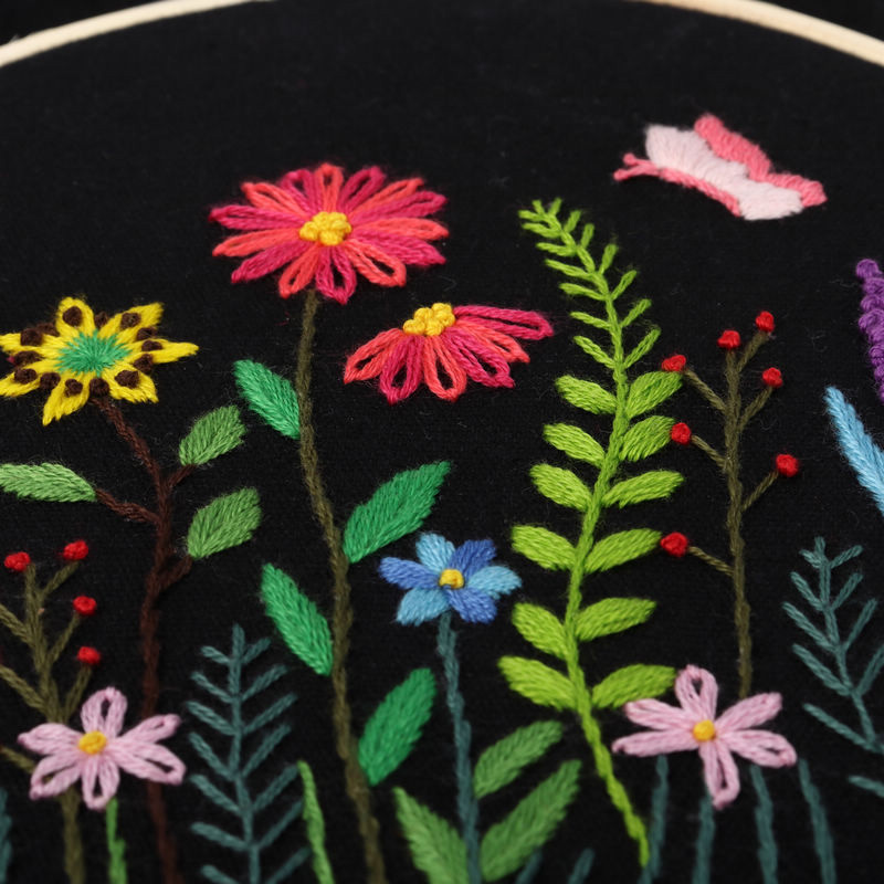 Embroidery DIY Cross Stitch Kits Flower Patterns Needlework Set with Embroidery Hoop Handmade Arts Crafts Sewing Gift