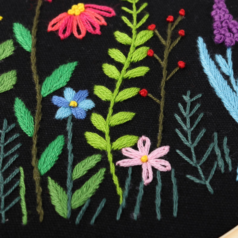 Embroidery DIY Cross Stitch Kits Flower Patterns Needlework Set with Embroidery Hoop Handmade Arts Crafts Sewing Gift