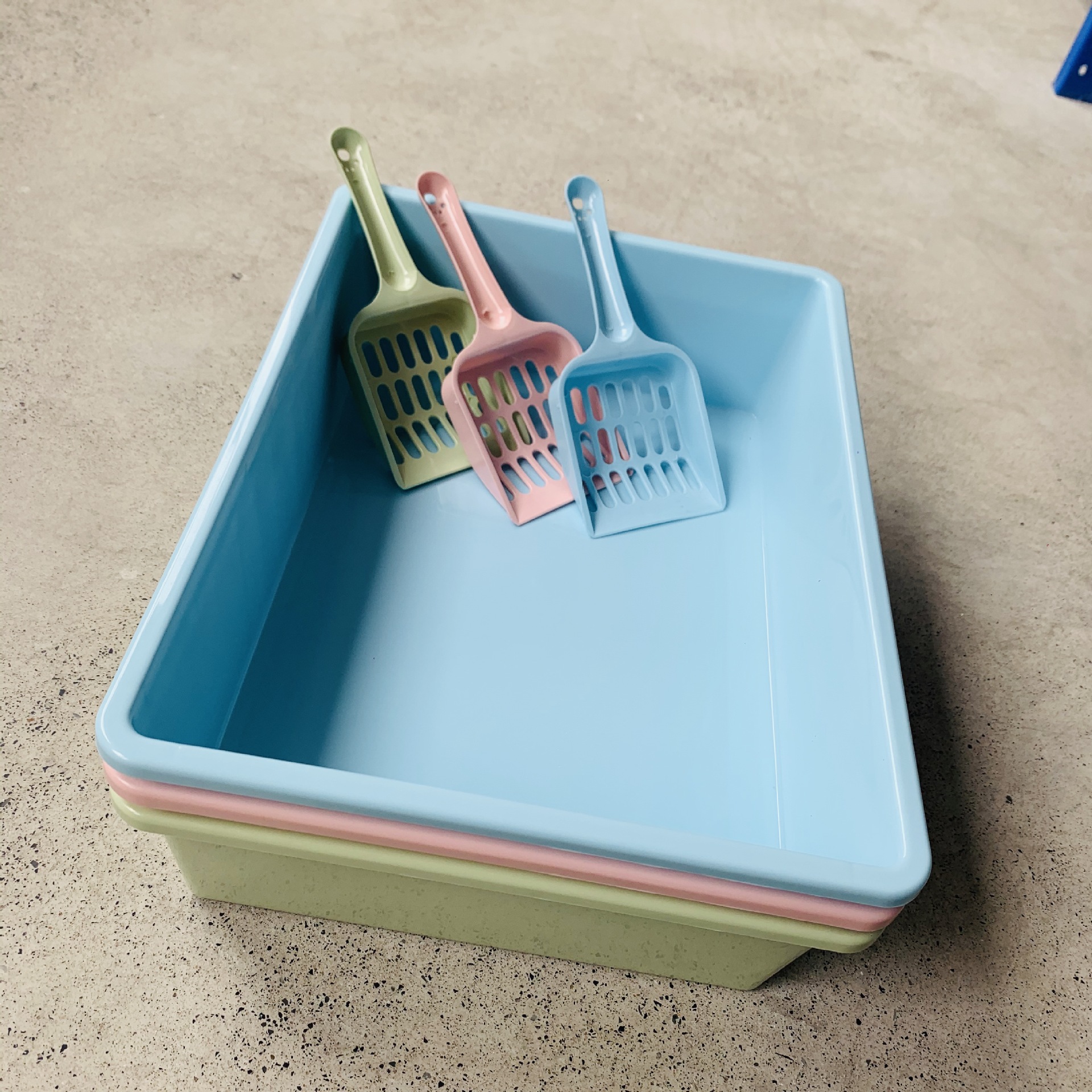   Color Easy Cleaning Durable Cat Litter Tray Plastic Cat Toliet Pet Sandbox Big Cat Litter Box