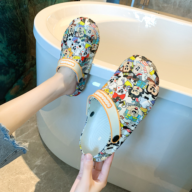 Trendy fashion couple new arrivals Clogs ladies outdoor beach garden shoes flat slippers for women new designs