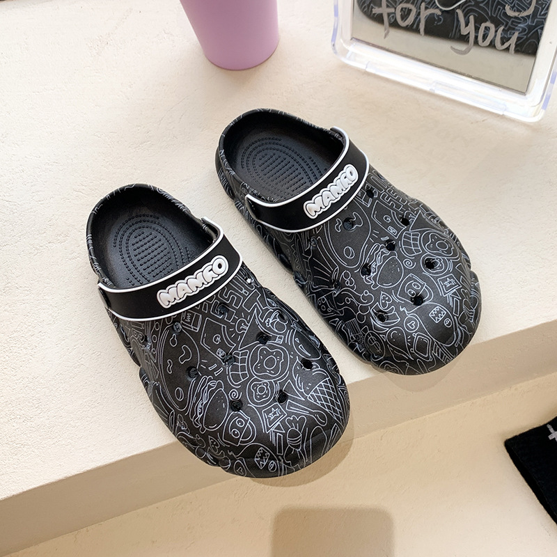Trendy fashion couple new arrivals Clogs ladies outdoor beach garden shoes flat slippers for women new designs