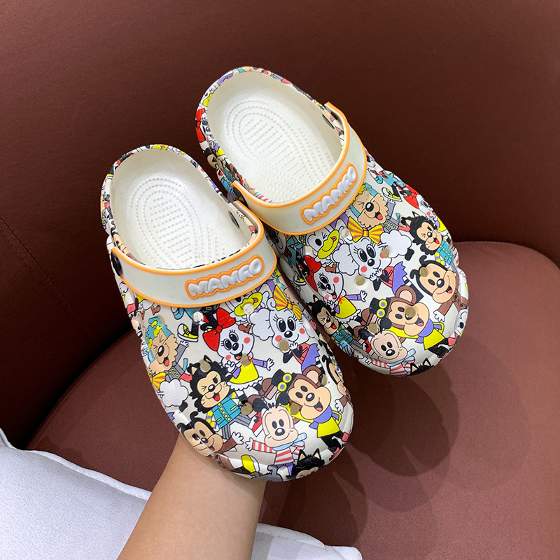 Trendy fashion couple new arrivals Clogs ladies outdoor beach garden shoes flat slippers for women new designs