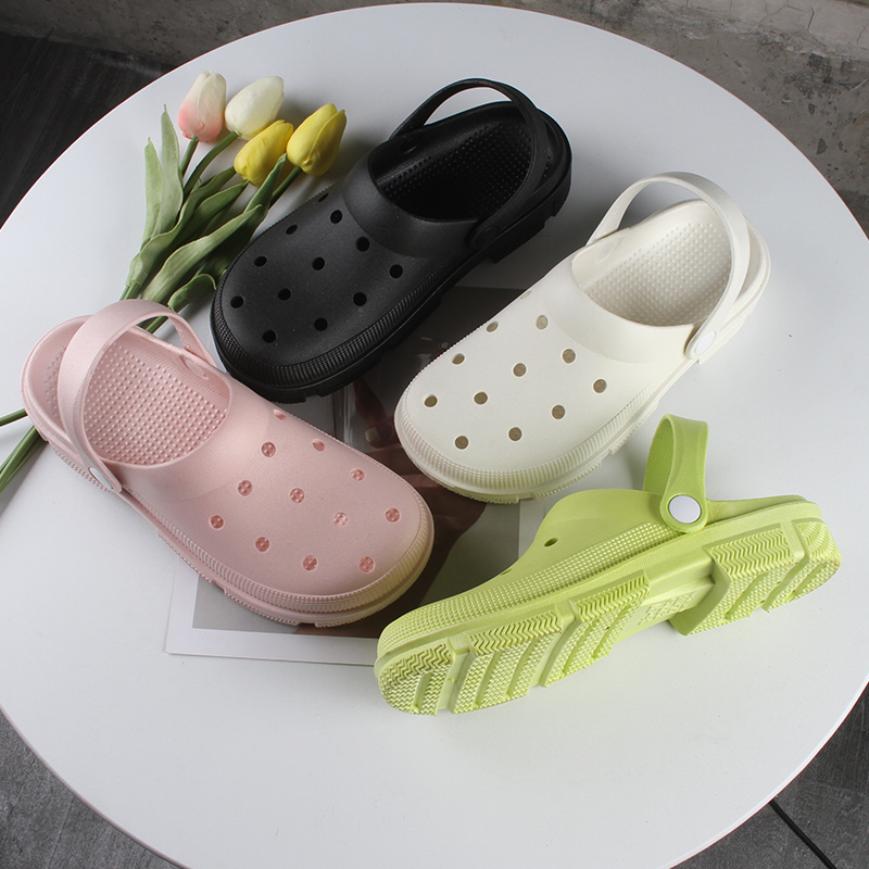 Summer High Quality new women's hole slippers fashion breathable flat hole shoes leisure outdoor beach slippers