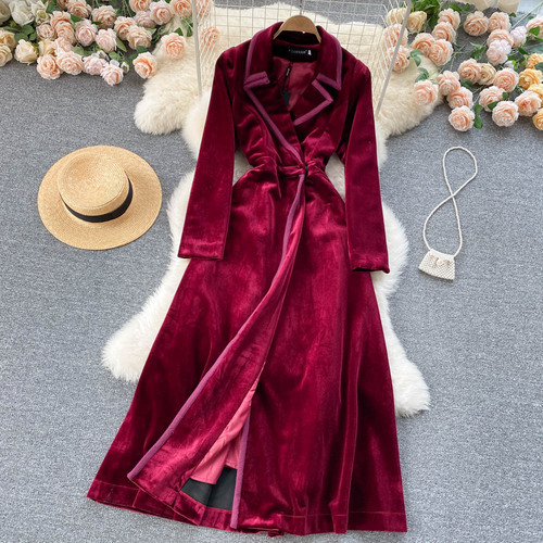 Autumn and winter 2022 New style lapel long windbreaker women's knee length temperament coat atmospheric velvet loose co
