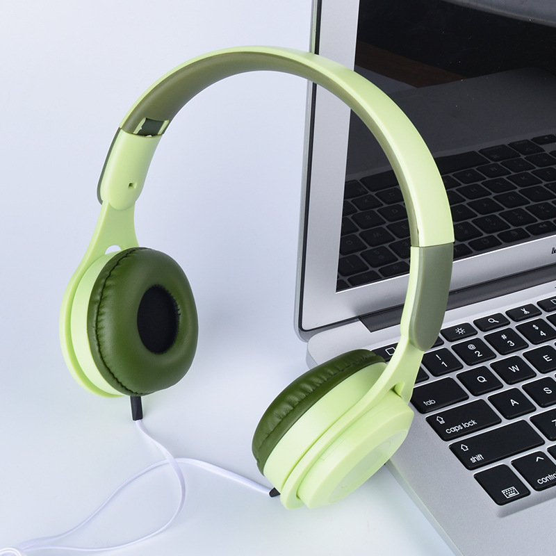 Head-Wearing Wired Headphones with Heavy Bass Compatible with Mobile Phones and Computers