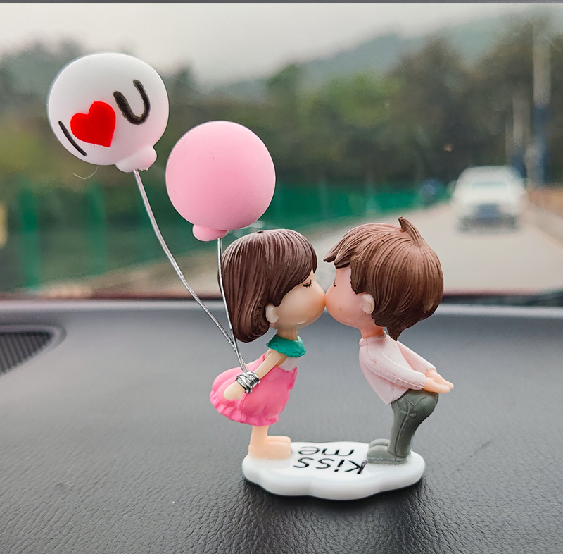 Car Decoration Cute Cartoon Couples Action Figure Figurines Balloon Ornament Auto Interior Dashboard Accessories for Gir