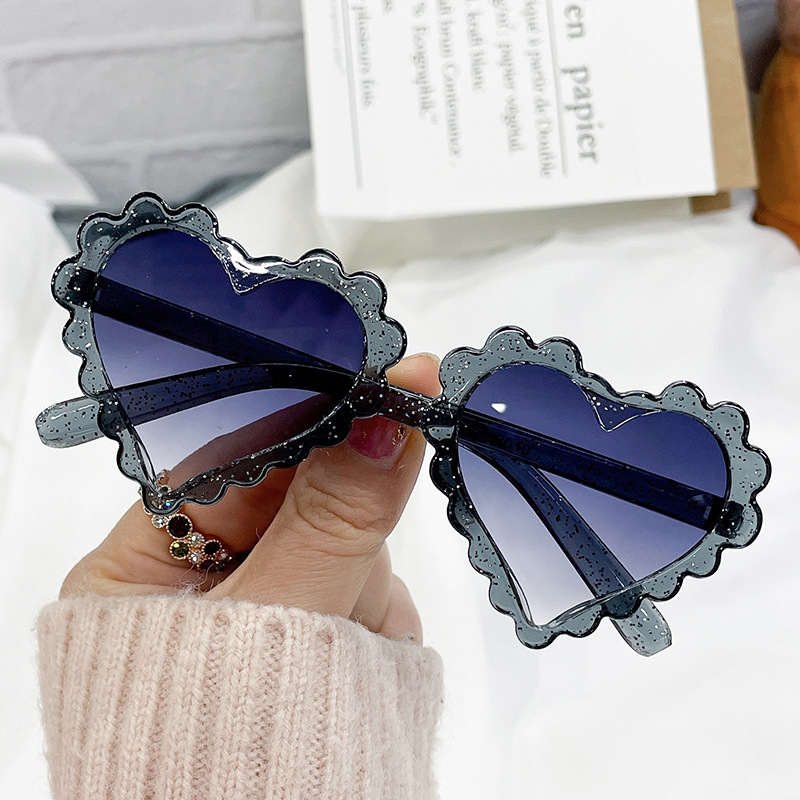 2022 New Arrival   100% UV Little Girls Children Shade Sun Glasses Heart Shaped Kids Sunglasses