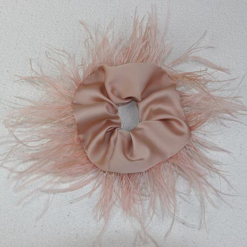 2022 New Fall Winter Fashion French Style Plush Ostrich Feather Satin Luxury Elegant High End Hair Ties Hair Scrunchies 