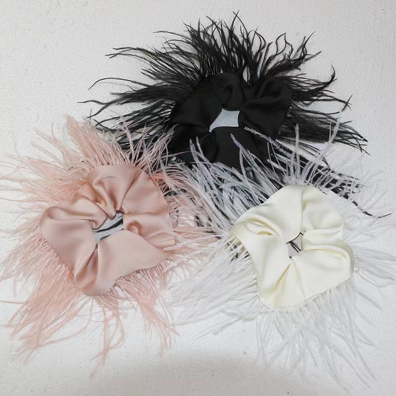 2022 New Fall Winter Fashion French Style Plush Ostrich Feather Satin Luxury Elegant High End Hair Ties Hair Scrunchies 