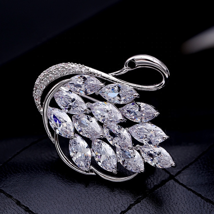 Luxury Zircon Cute Crystal  Brooches for Women Elegant Scarf Pins Dress Wedding Corsage Pin Fashion Jewelry