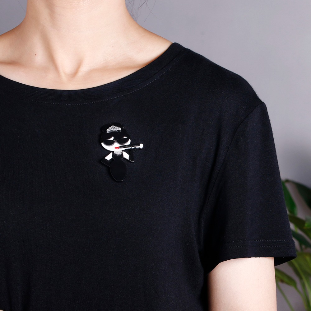 Cool Temperament Girl Resin Clothing Brooches Pins Acrylic Black Sunglasses Hair Lady Brooches Pins Jewelry Accessories