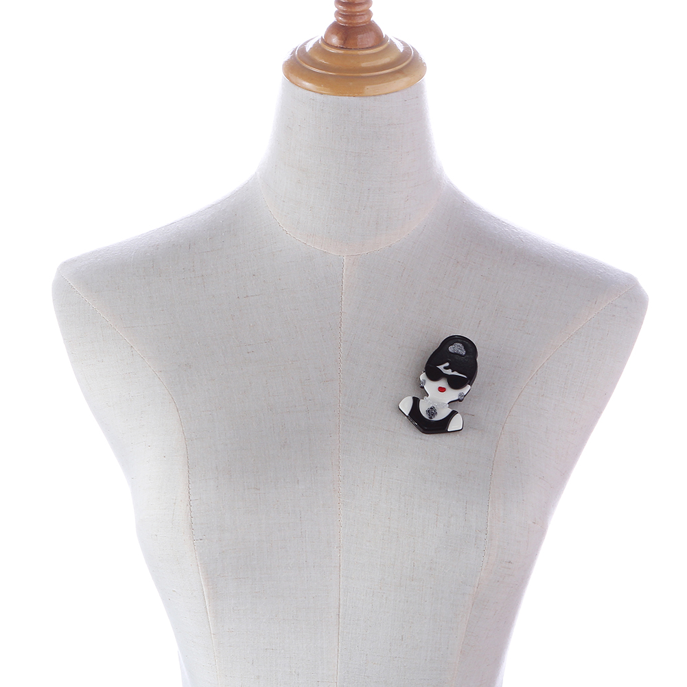 Cool Temperament Girl Resin Clothing Brooches Pins Acrylic Black Sunglasses Hair Lady Brooches Pins Jewelry Accessories