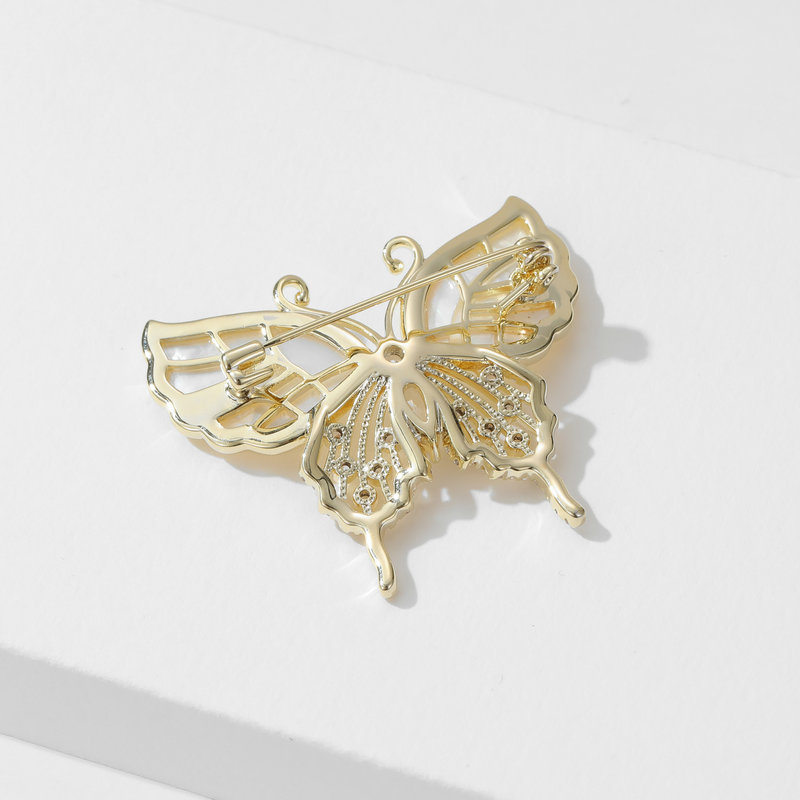 XIXI Jewelry 2023 New Design Natural Shell Gold Zircon Mini Butterfly Brooches Pin Women