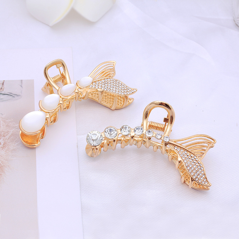 Mylulu yiwu  Fashion Designer Mermaid Fish Tail Claw Hair Clip Luxury Crystal Rhinestone Hair Claw Pearl Bobby Hair Pin 