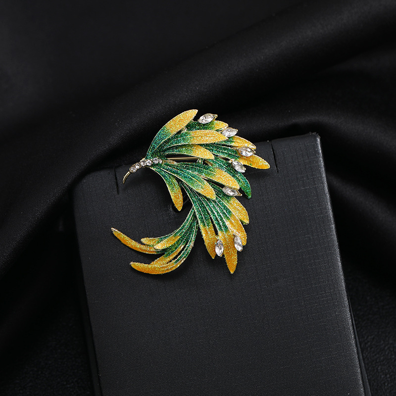 Retro Enamel Brooch Sweater Suit High-end Accessories Gradient Diamond Inlaid Elegant Phoenix Feather Corsage Brooch