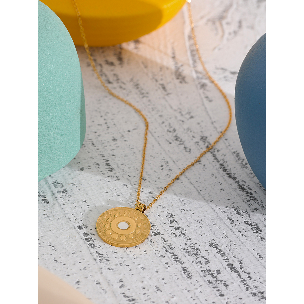 JINYOU 526 Waterproof Round Moon Pendant 18k Gold Plated Fashion Stainless Steel Short Chain Necklace Charm Statement Je
