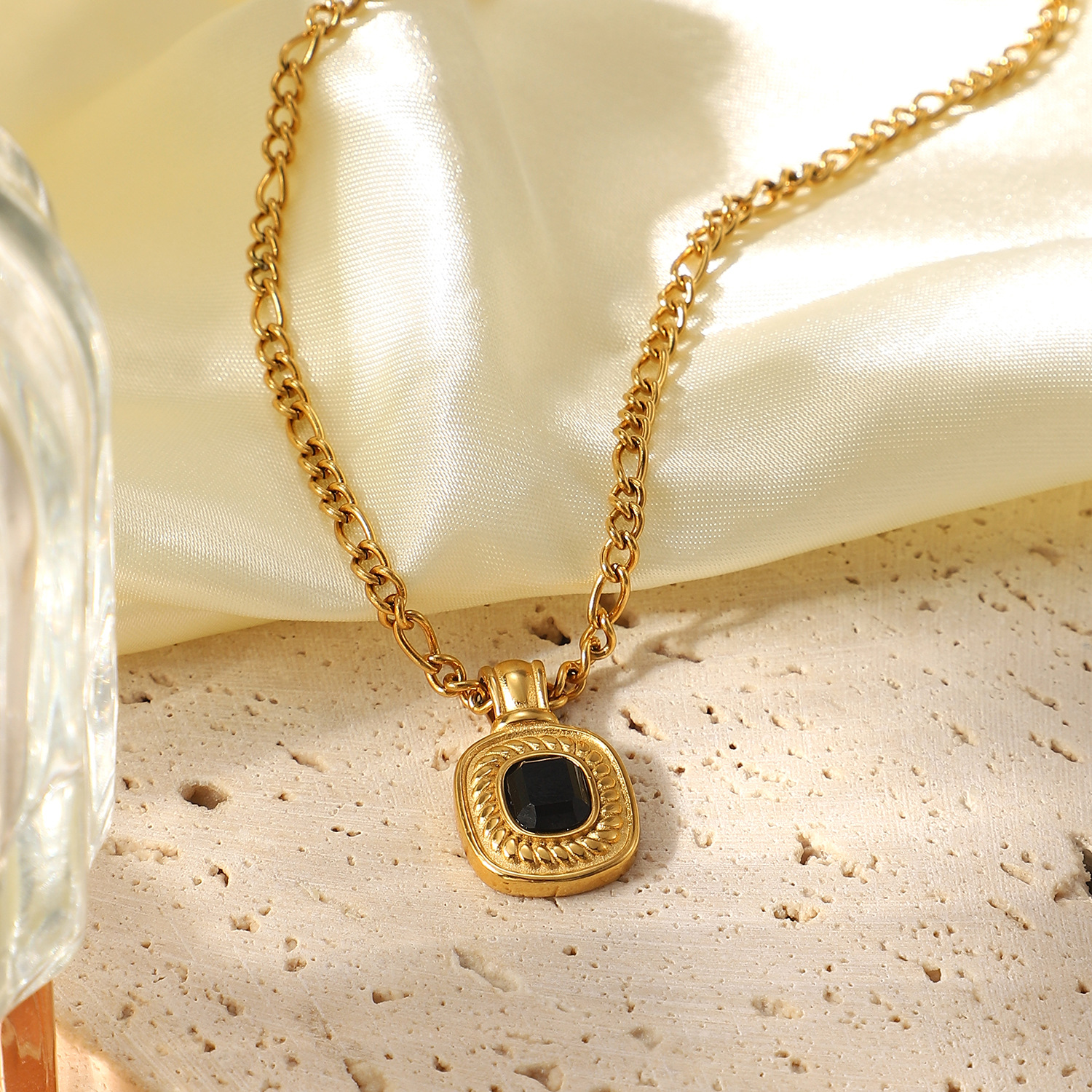 Fashion Jewelry Pendants Charm Necklace Gold Filled Jewelry Stainless Steel Necklace Accessories Women