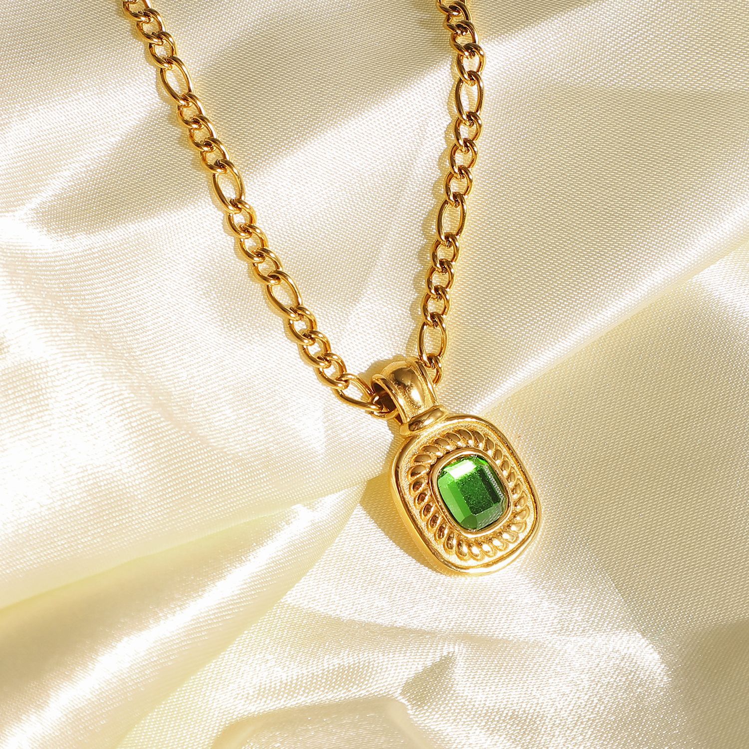 Fashion Jewelry Pendants Charm Necklace Gold Filled Jewelry Stainless Steel Necklace Accessories Women